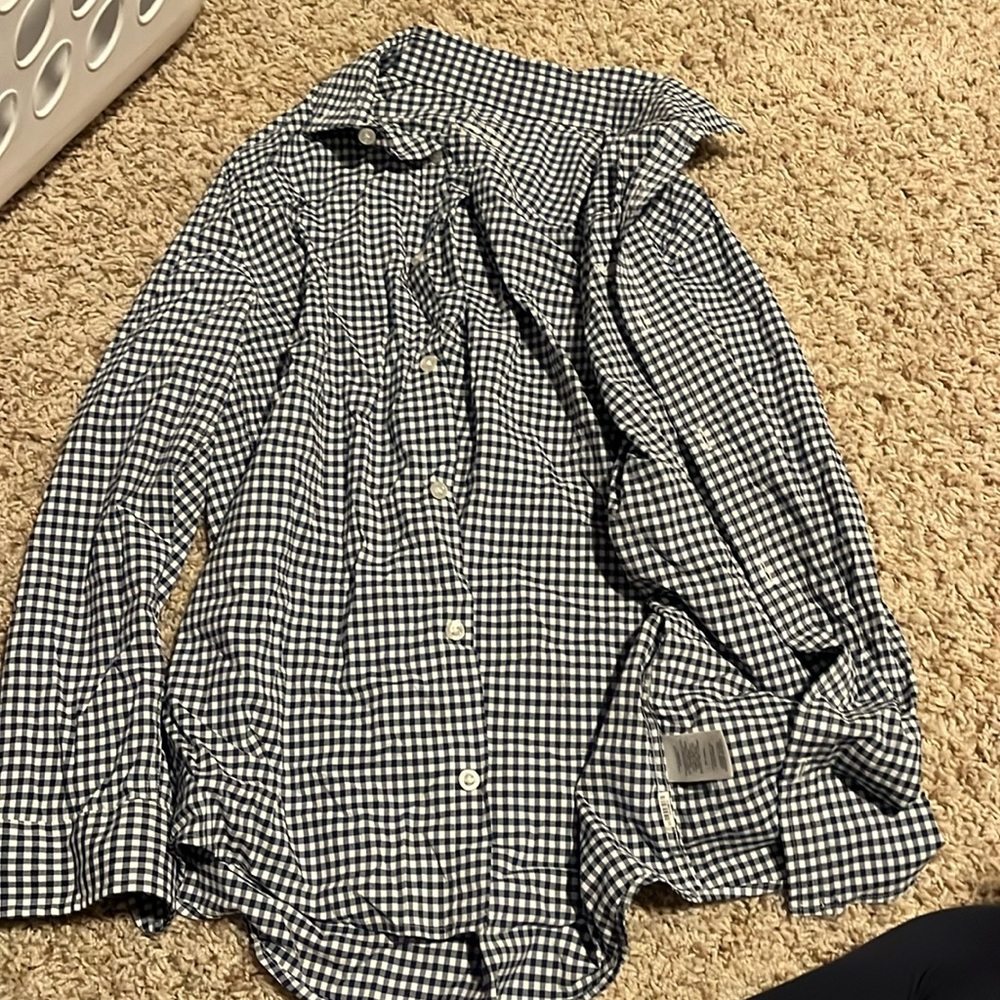 Vineyard Vines button down shirt